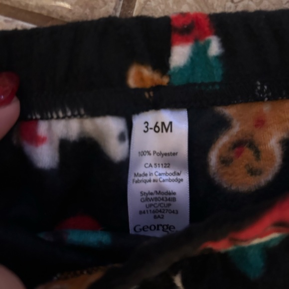 🎅Baby 3-6M Fleecey Holiday Pants - Picture 2 of 3